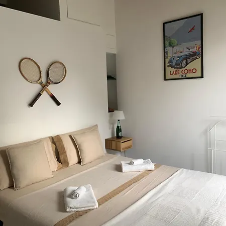 Paola - - Menaggio, Di דירה